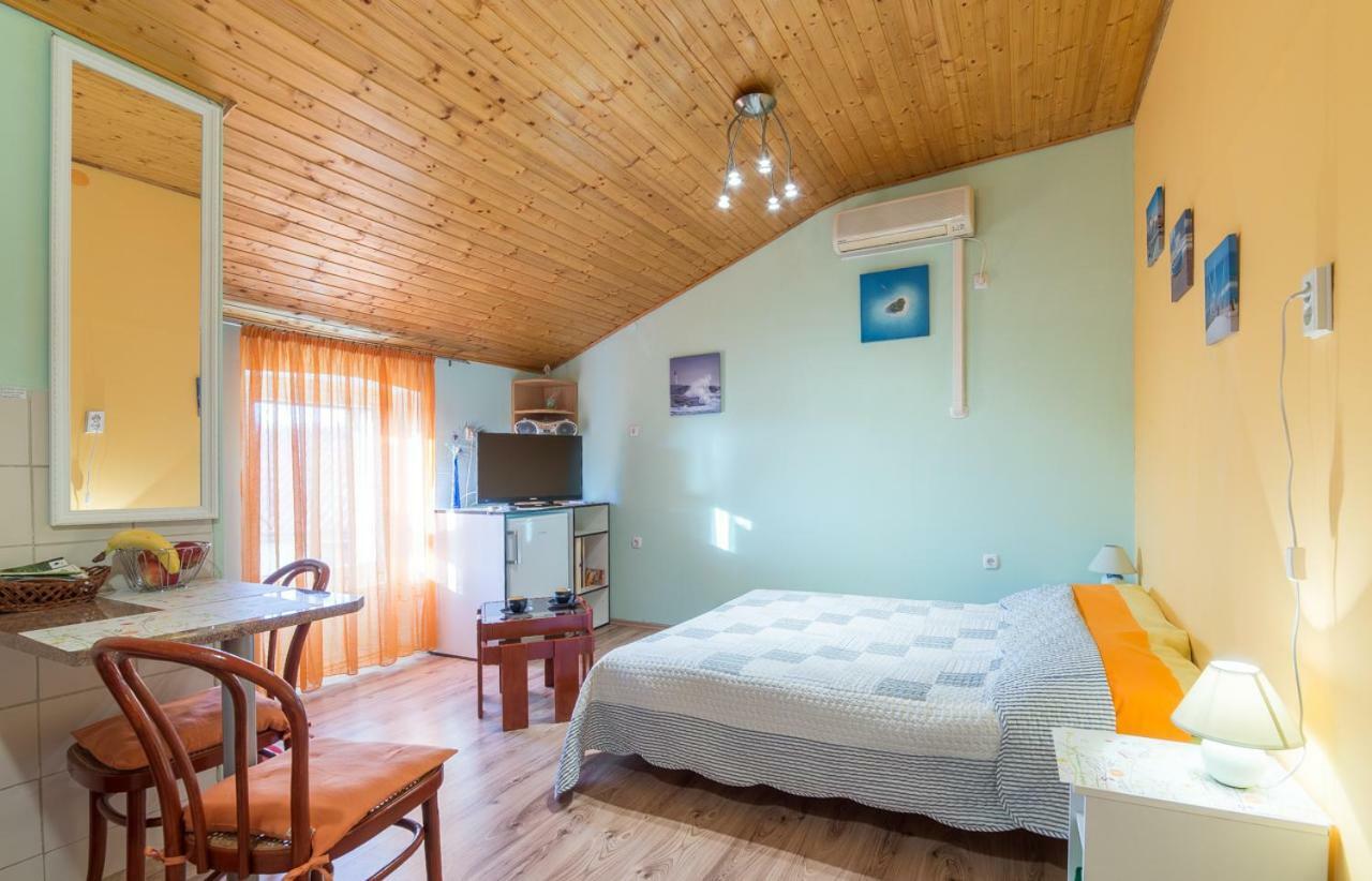 Apartment In Center Pula Luaran gambar