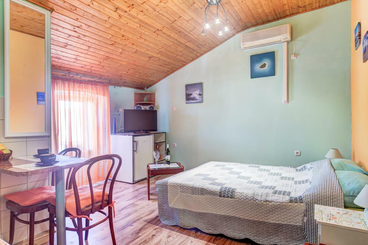 Apartment In Center Pula Luaran gambar